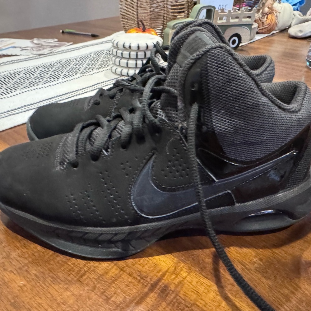 Nike Men's Black High-Top Athletic Shoes